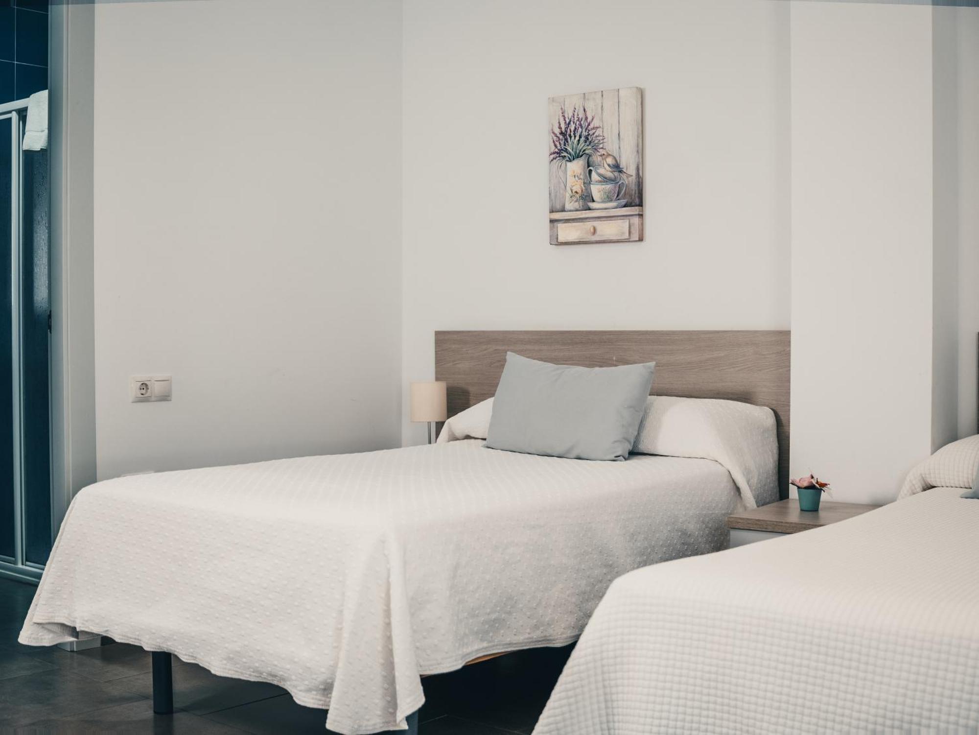 Hostal Delia อะโลรา ภายนอก รูปภาพ