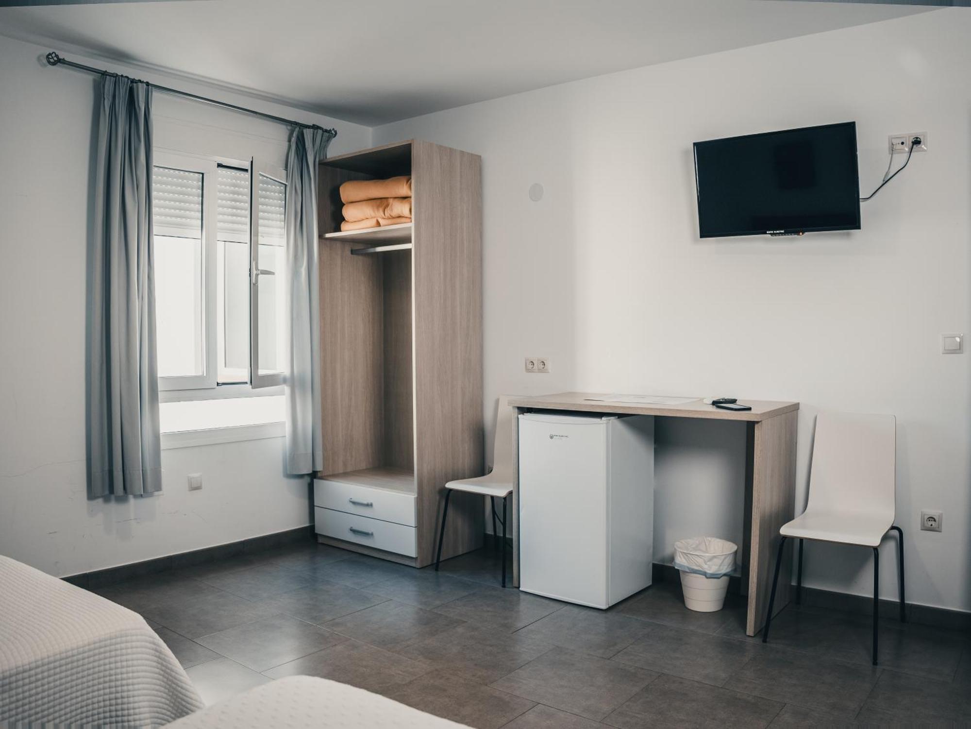 Hostal Delia อะโลรา ภายนอก รูปภาพ