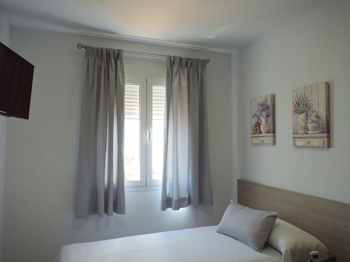 Hostal Delia อะโลรา ภายนอก รูปภาพ